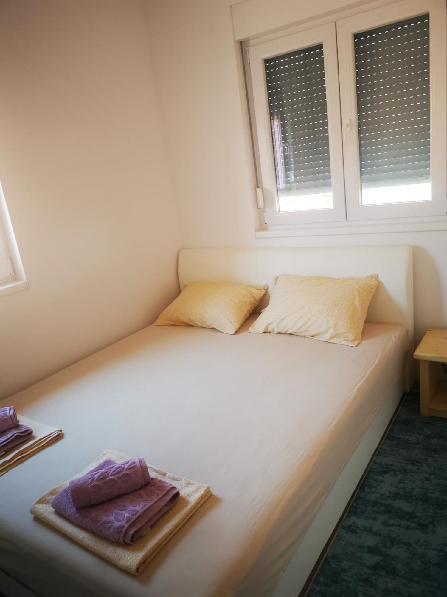 Apartman And Rooms Dream House モスタル エクステリア 写真