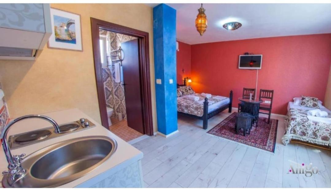 Apartman And Rooms Dream House モスタル エクステリア 写真